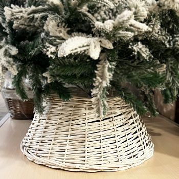 KOŠARA ISPOD BOŽIĆNOG DRVCA BIJELA 35/51 cm x 22 cm